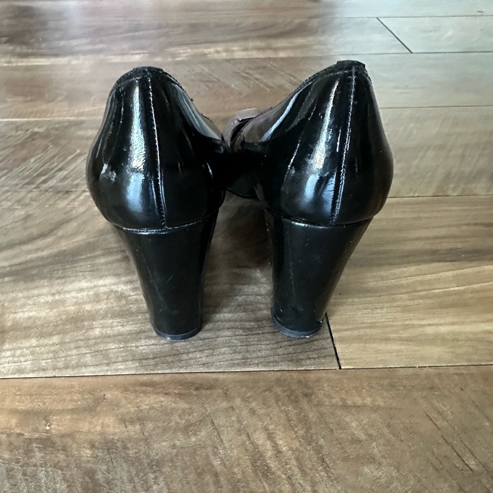 Franco Sarto Black Pumps with Silver Accent - Picture 7 of 8